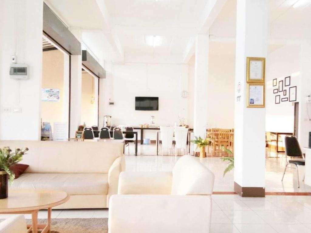 Rueangrat Hotel Ранонг Экстерьер фото