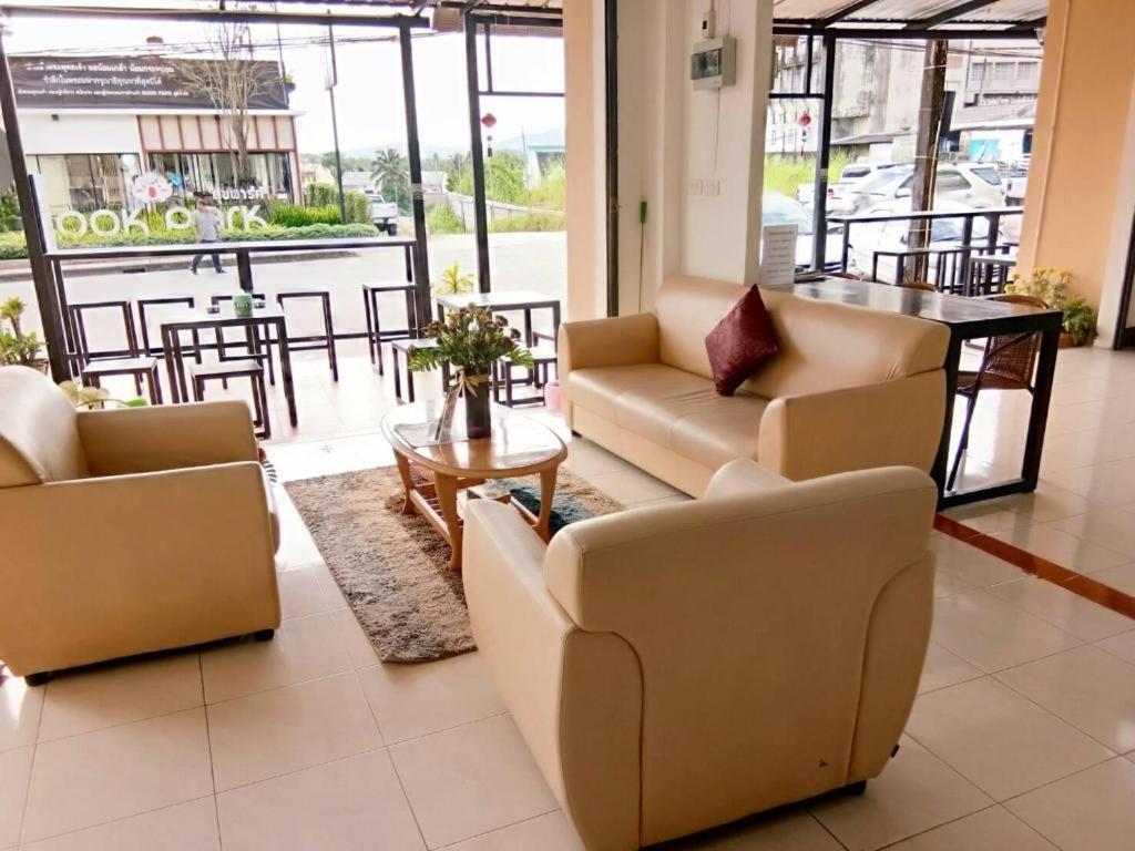 Rueangrat Hotel Ранонг Экстерьер фото